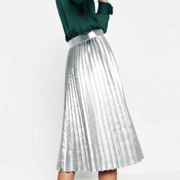 Silver Metallic Zara Skirt. Fits like a size S/M - Picture 1 of 6
